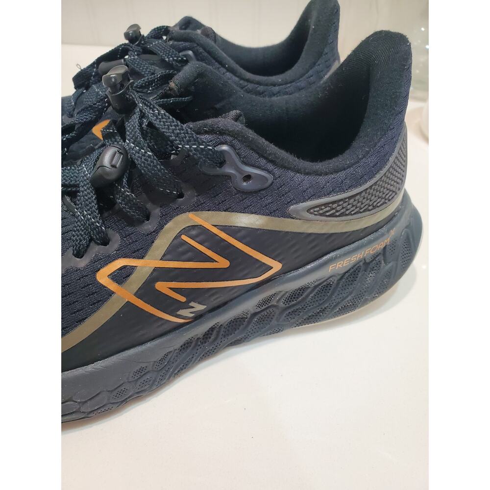New Balance Fresh Foam Sneakers size 8 - Picture 3 of 7
